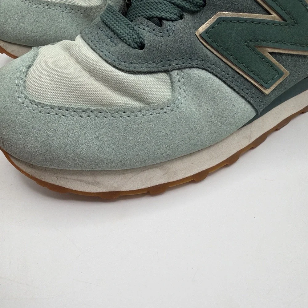 New Balance 574 Women's Size 8.5 Shoes  Metallic patch Agave Sneaker WL574MLC
